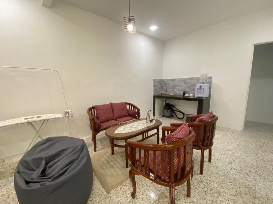 The Lawo Homestay Kuala Terengganu Extérieur photo